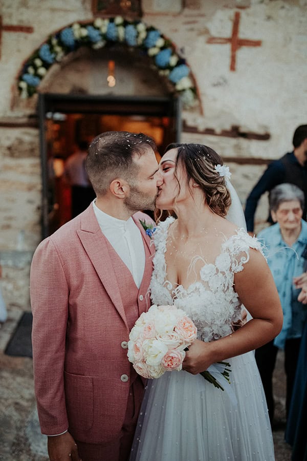 modern-summer-wedding-thessaloniki-blue-hues_47