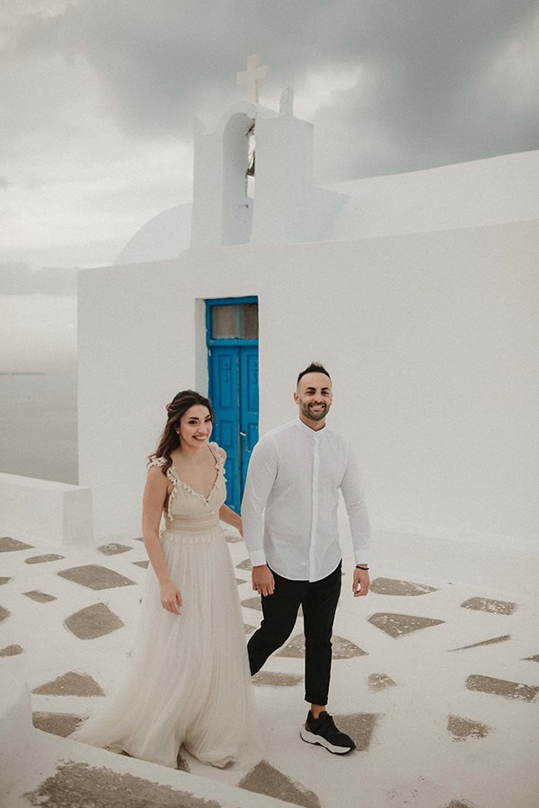 romantic-elopement-santorini-magnificent-spot-boho-chic-decoration_07x