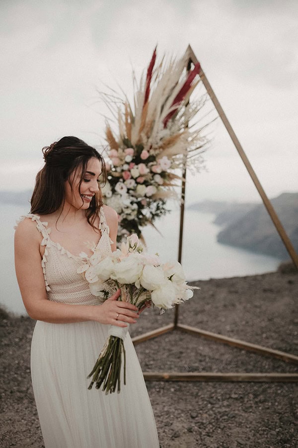 romantic-elopement-santorini-magnificent-spot-boho-chic-decoration_19x