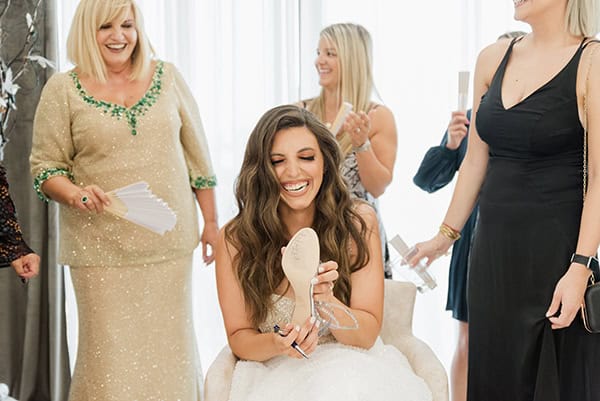 romantic-wedding-athens-white-royal-blue-details_05