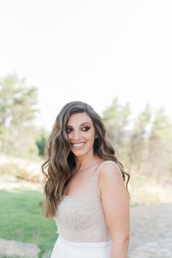 romantic-wedding-athens-white-royal-blue-details_05x