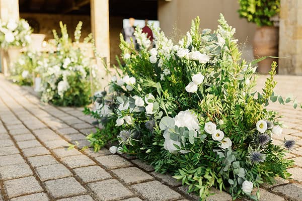romantic-wedding-athens-white-royal-blue-details_07