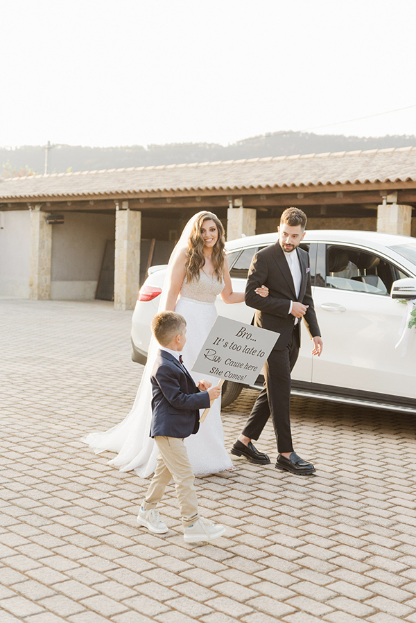 romantic-wedding-athens-white-royal-blue-details_12