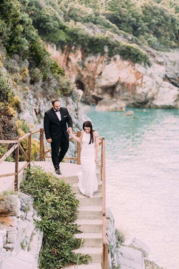 romantic-wedding-pilio-white-green-hues_01x