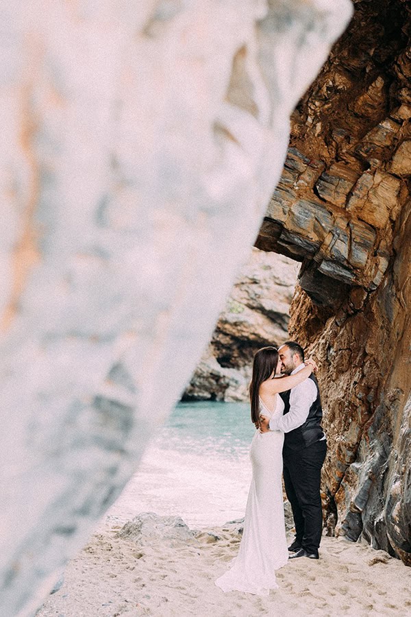 romantic-wedding-pilio-white-green-hues_04