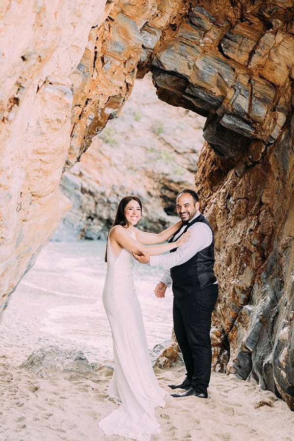 romantic-wedding-pilio-white-green-hues_04x