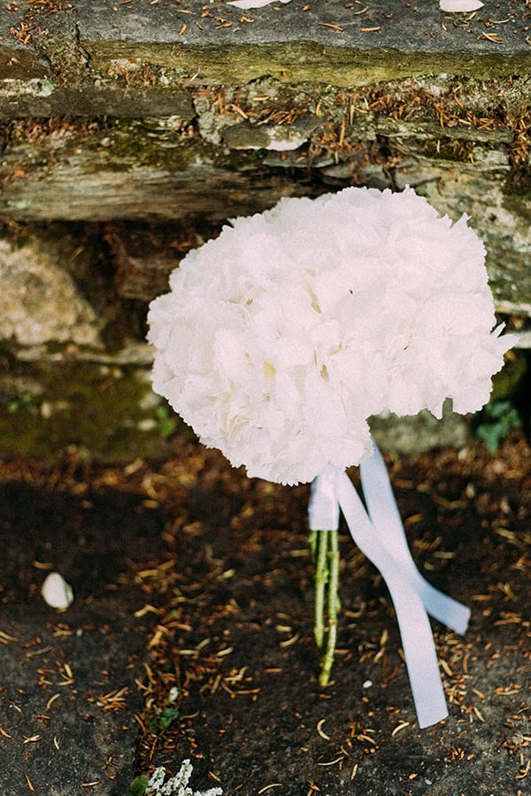 romantic-wedding-pilio-white-green-hues_06x
