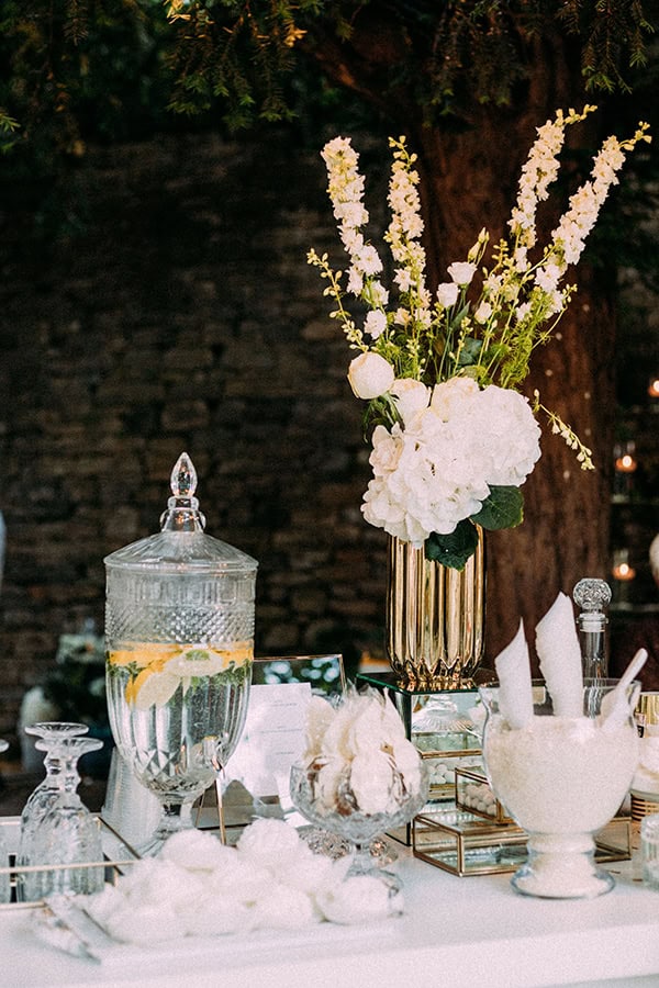 romantic-wedding-pilio-white-green-hues_10