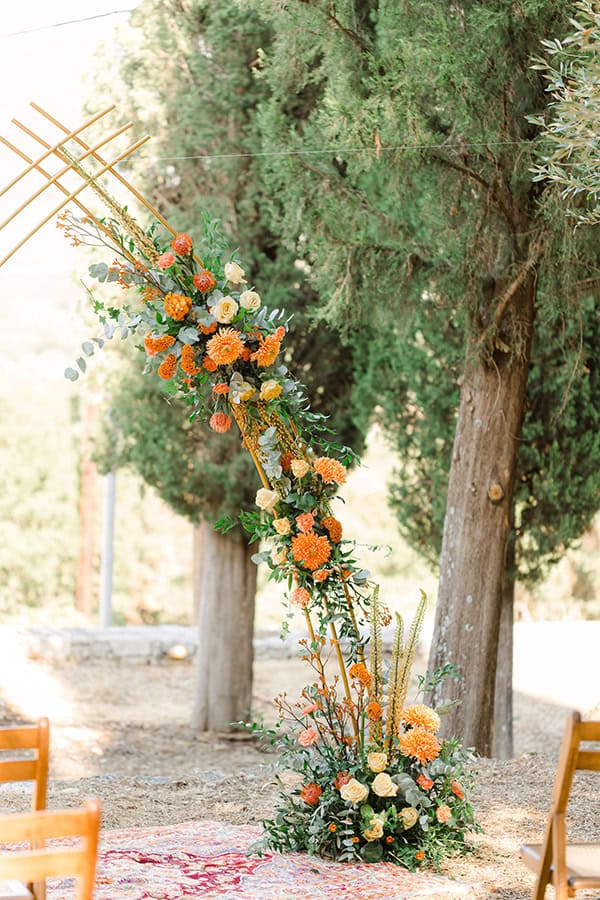 rustic-fall-wedding-kefalonia-dahlia-orange_09