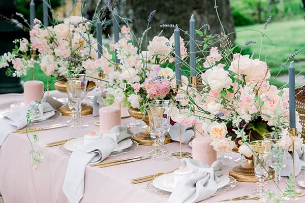 vintage-styled-shoot-romantic-peonies-pastel-hues_01w