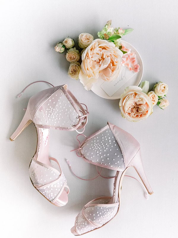 vintage-styled-shoot-romantic-peonies-pastel-hues_05