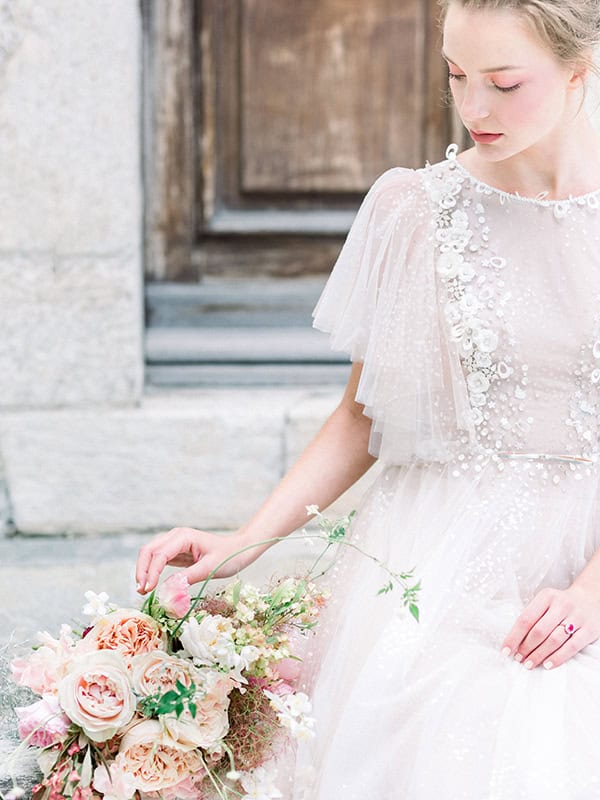 vintage-styled-shoot-romantic-peonies-pastel-hues_06x