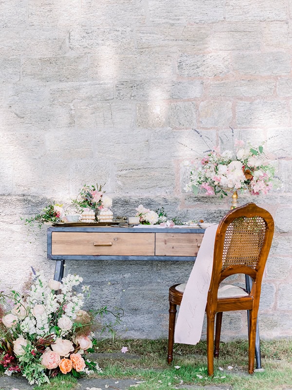 vintage-styled-shoot-romantic-peonies-pastel-hues_15x