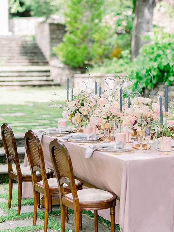 vintage-styled-shoot-romantic-peonies-pastel-hues_24x