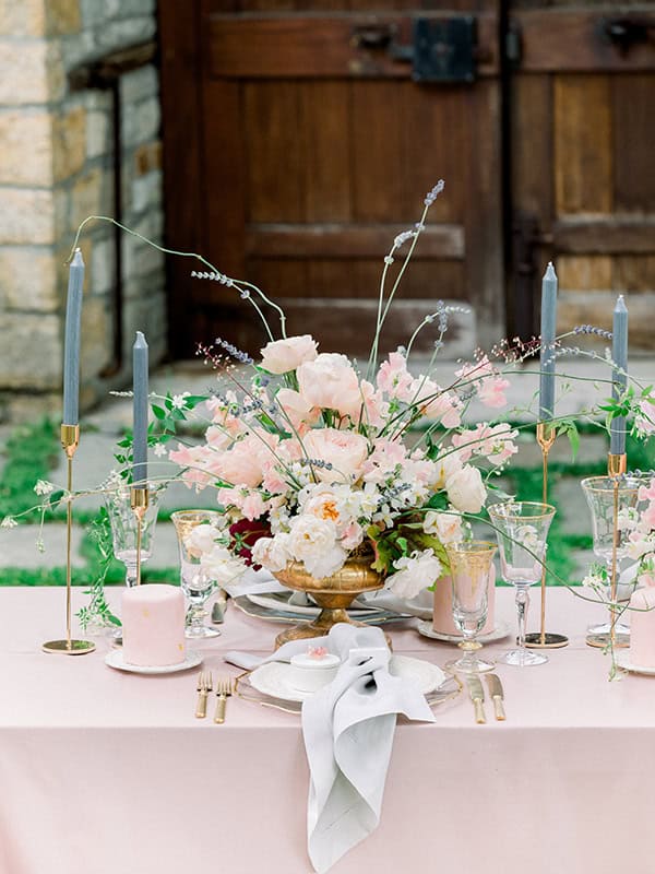 vintage-styled-shoot-romantic-peonies-pastel-hues_25