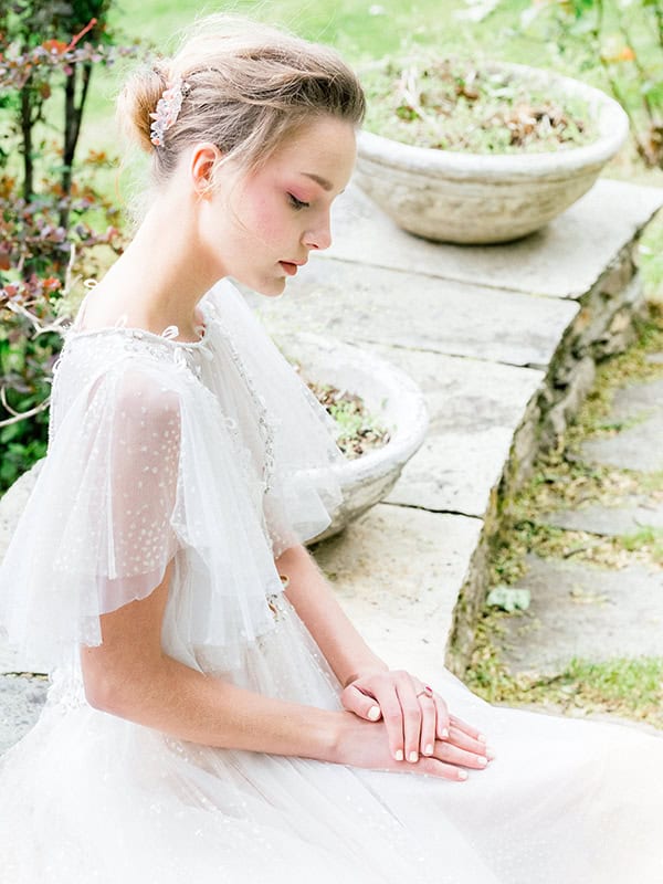 vintage-styled-shoot-romantic-peonies-pastel-hues_26x