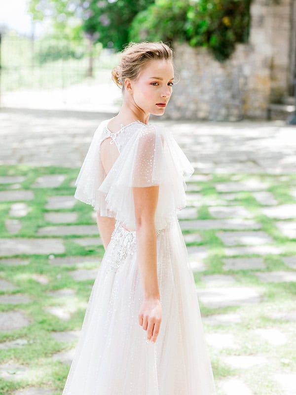 vintage-styled-shoot-romantic-peonies-pastel-hues_37