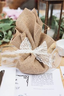 Υπέροχη μπομπονιέρα με λινάτσα