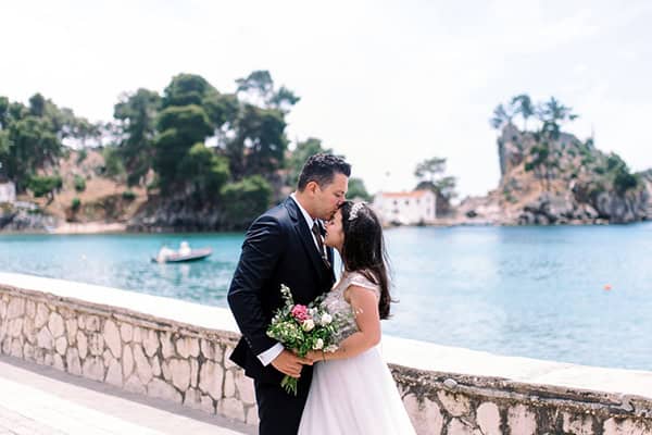 Ένας υπέροχος ανοιξιάτικος γάμος στην Πάργα με πινελιές του φούξια │ Πελαγία & Κωνσταντίνος