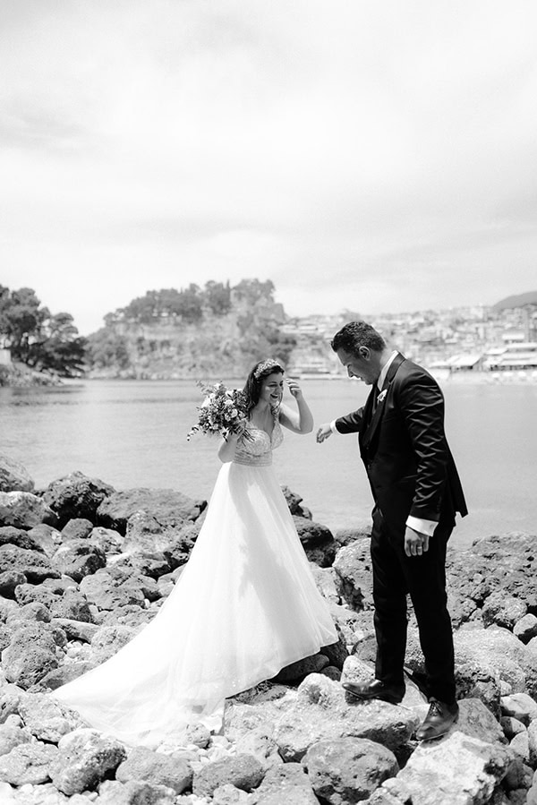 beautiful-spring-wedding-parga-fuchsia-details_11x