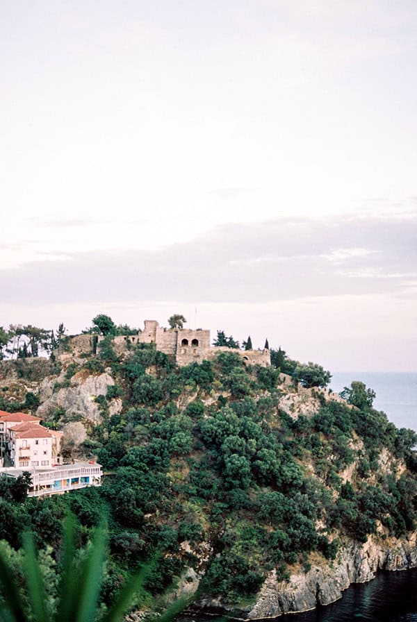 beautiful-spring-wedding-parga-fuchsia-details_13