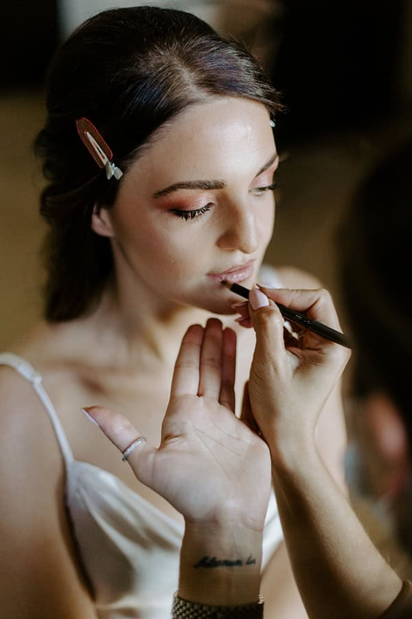 beautiful-summer-wedding-laas-venue_04x