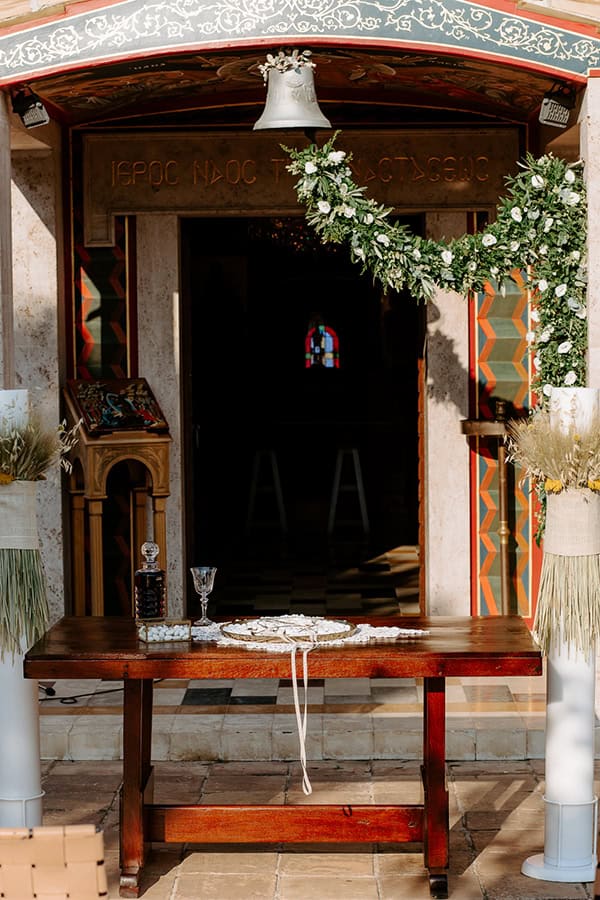 beautiful-summer-wedding-laas-venue_08