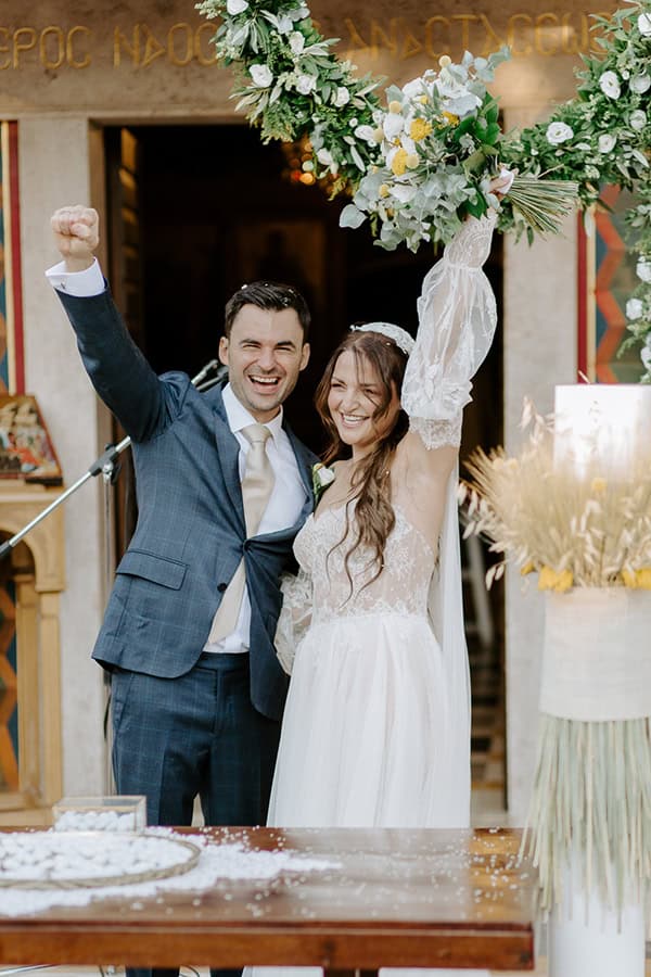 beautiful-summer-wedding-laas-venue_13