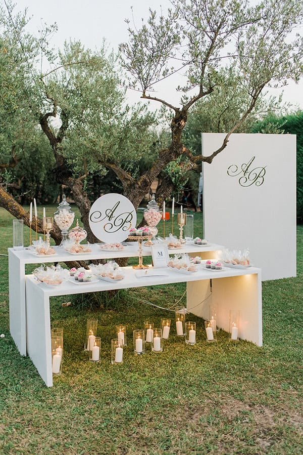 elegant-wedding-patra-flowers-romantic-hues_10