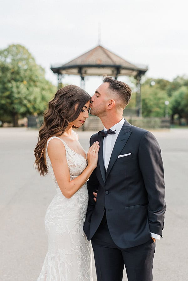 elegant-wedding-patra-flowers-romantic-hues_17