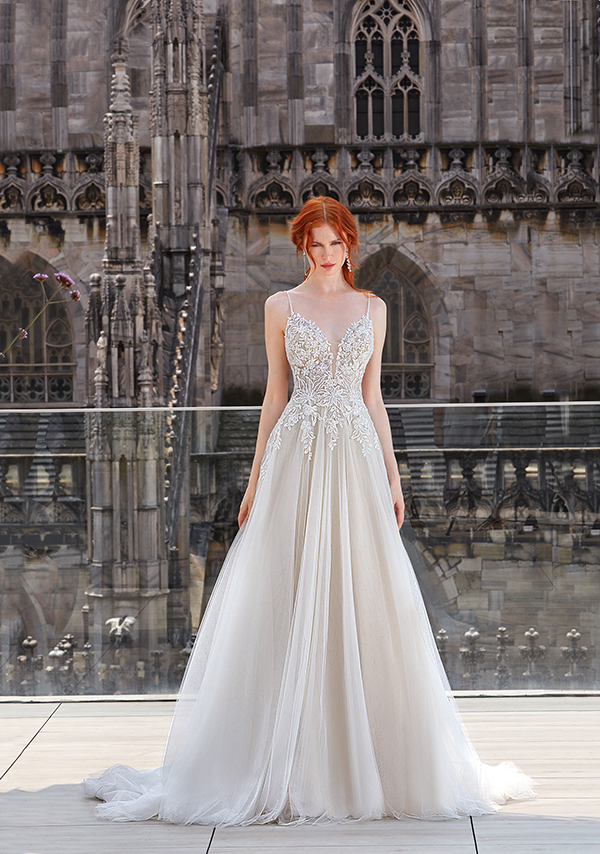 flowy-wedding-dresses-romantic-bridal-look_01