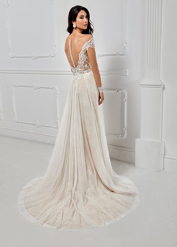 flowy-wedding-dresses-romantic-bridal-look_05