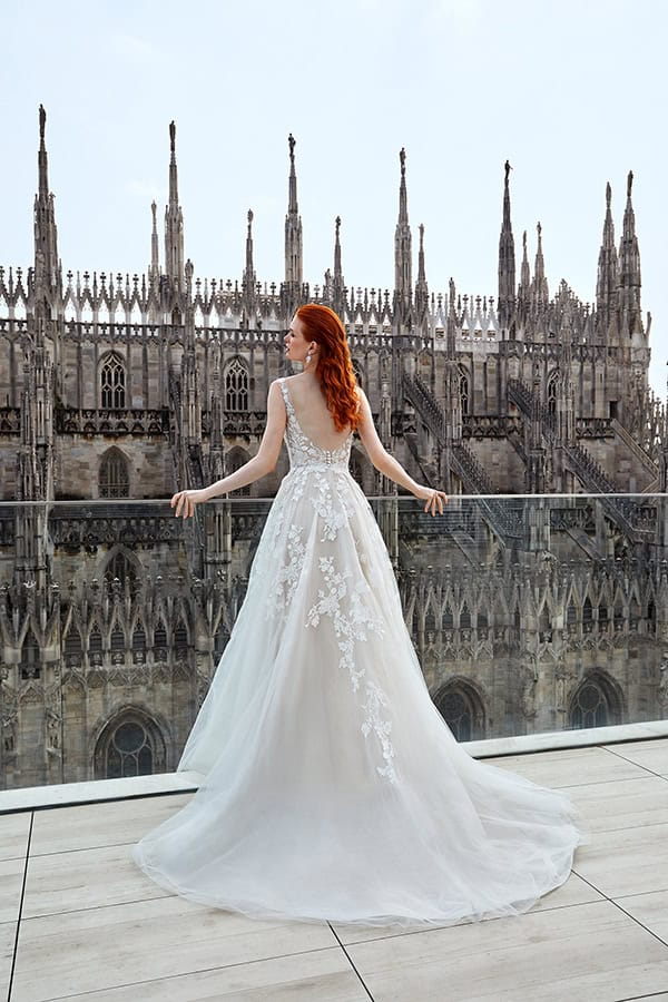 flowy-wedding-dresses-romantic-bridal-look_12