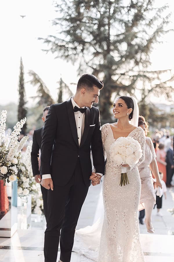 luxurious-wedding-larissa--roses-peonies_01