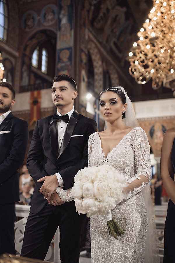 luxurious-wedding-larissa--roses-peonies_27