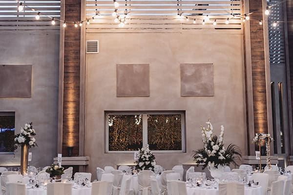 luxurious-wedding-larissa--roses-peonies_38z