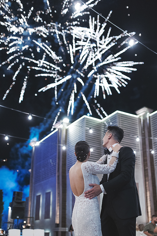 luxurious-wedding-larissa--roses-peonies_48x