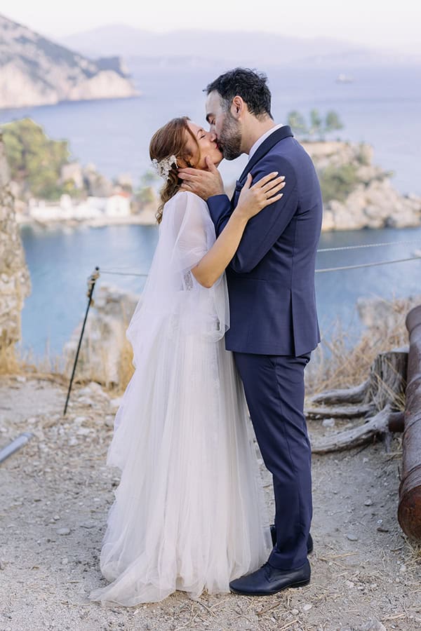 minimal-romantic-wedding-kozani-pastel-hues_16