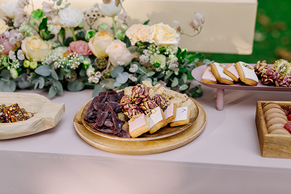 minimal-romantic-wedding-kozani-pastel-hues_18