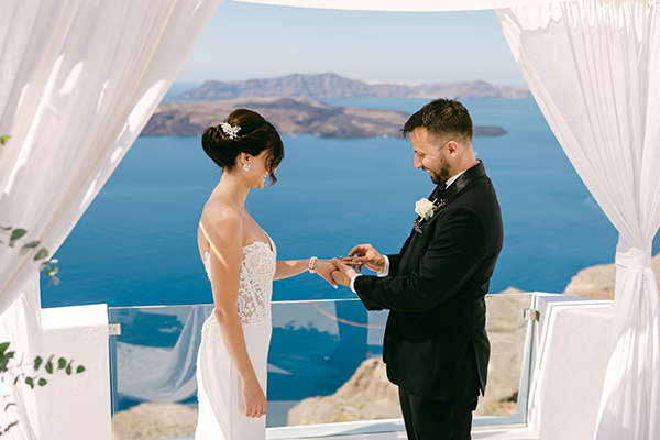 romantic-fall-wedding-santorini--pastel-hues_21