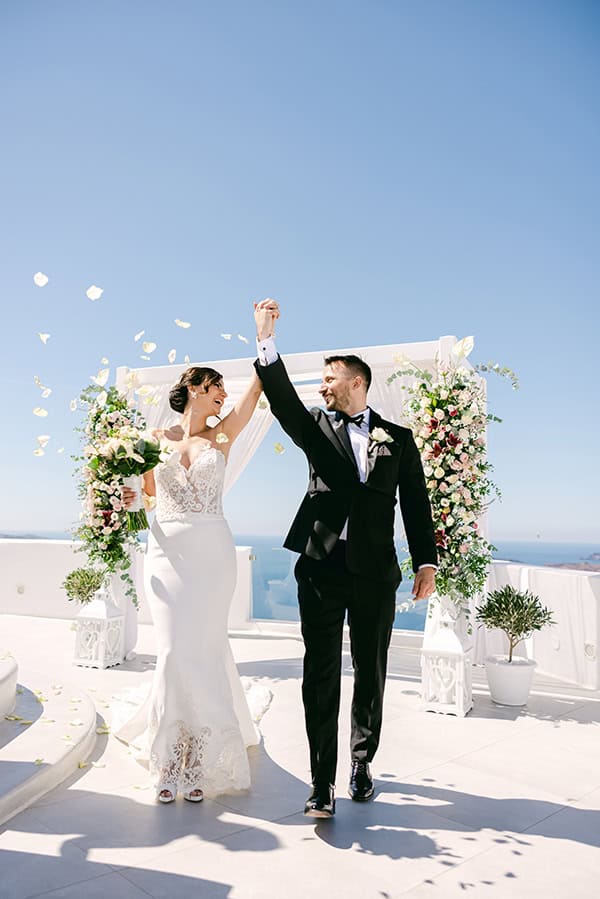 romantic-fall-wedding-santorini--pastel-hues_24