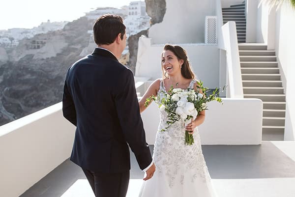 romantic-wedding-santorini-island-impressive-white-blue-florals_14