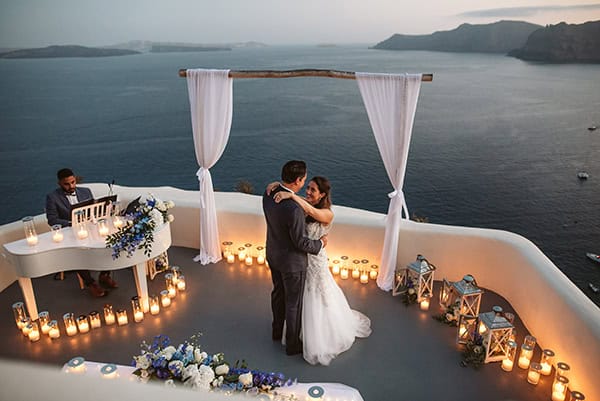 romantic-wedding-santorini-island-impressive-white-blue-florals_30