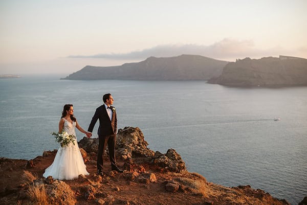 romantic-wedding-santorini-island-impressive-white-blue-florals_34