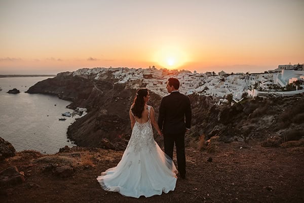 romantic-wedding-santorini-island-impressive-white-blue-florals_37