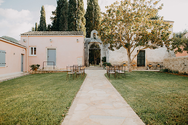 rustic-fall-wedding-corfu-sunflowers_06