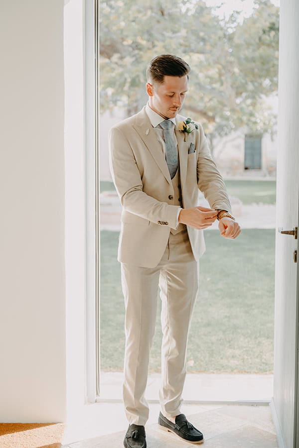 rustic-fall-wedding-corfu-sunflowers_14