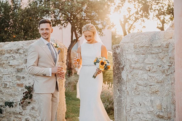 rustic-fall-wedding-corfu-sunflowers_32