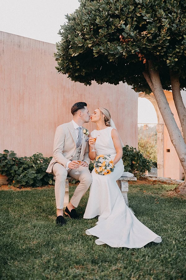 rustic-fall-wedding-corfu-sunflowers_37