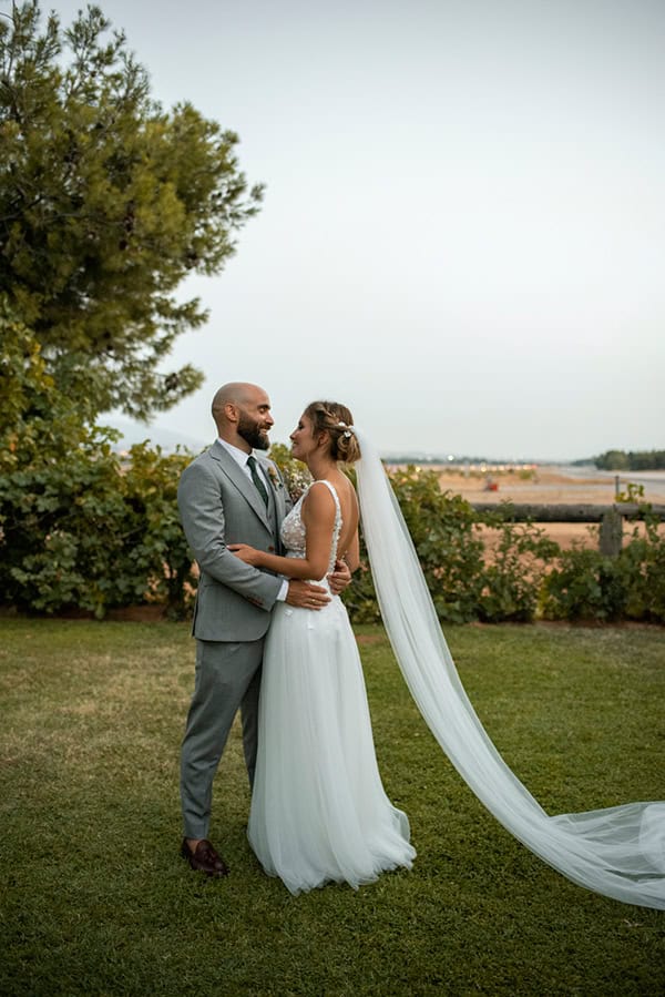 rustic-summer-wedding-athens-levander_03